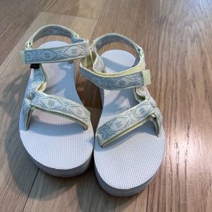 Teva Platform Sandals 👡